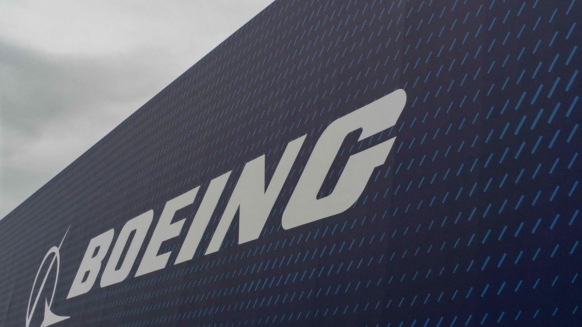 Úmysl? Rusové udeřili na budovu amerického Boeingu v Kyjevě