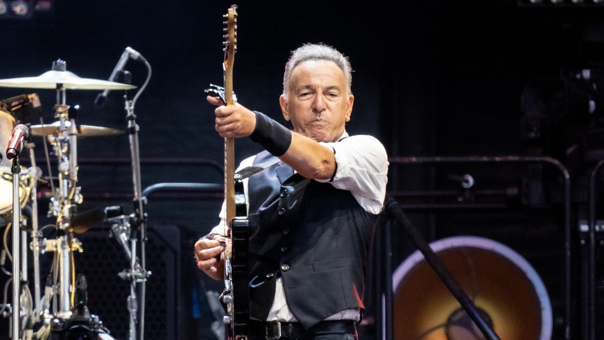 RECENZE: Stoprocentní Bruce Springsteen. Ve zpěvu, muzice i přesvědčení