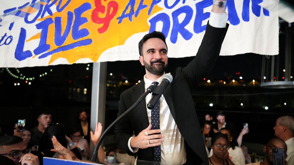 Demokratické primárky v New Yorku vyhrál muslim a Indoameričan Mamdani
