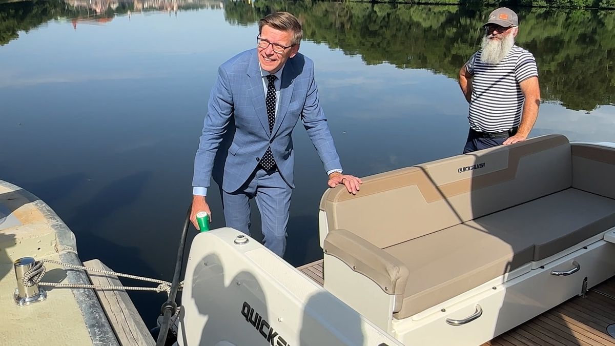 Už žádné kanystry. Lodě na Labi mohou v Roudnici tankovat čerpací pistolí ze břehu