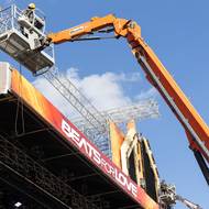 V areálu pokračuje budování hlavní scény.