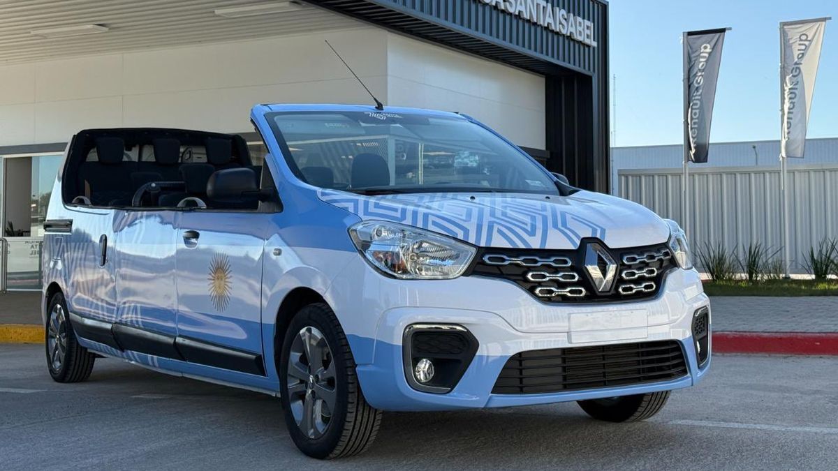 Renault přestavěl malou dodávku na devítimístný kabriolet