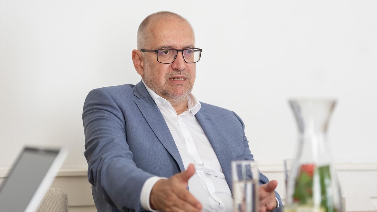 Obtížnost maturitních testů Cermatu se bude více kontrolovat, řekl ministr