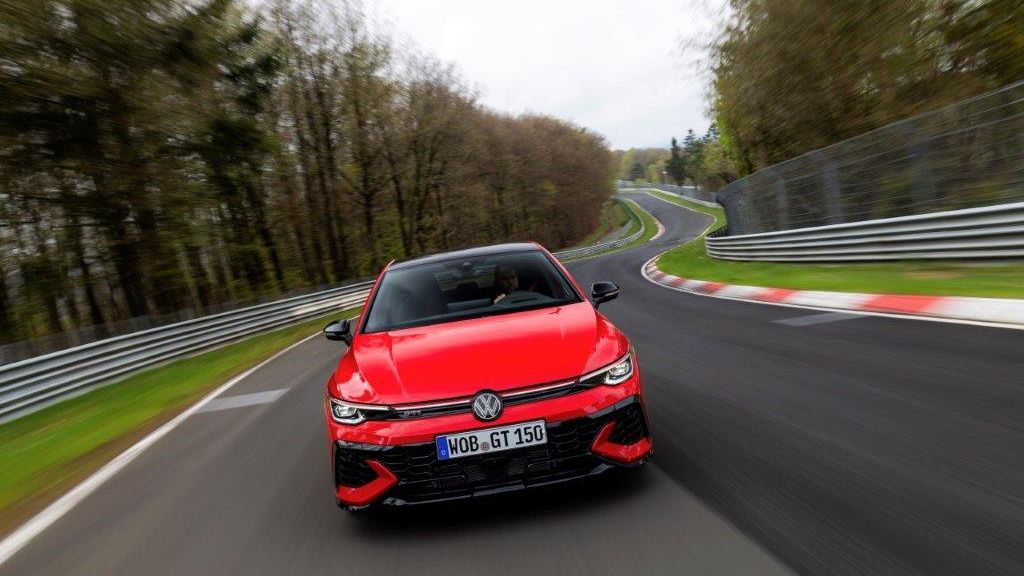 VW Golf GTI přijíždí v historicky nejvýkonnější verzi