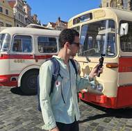 100 let autobusů v Praze na Staroměstském náměstí
