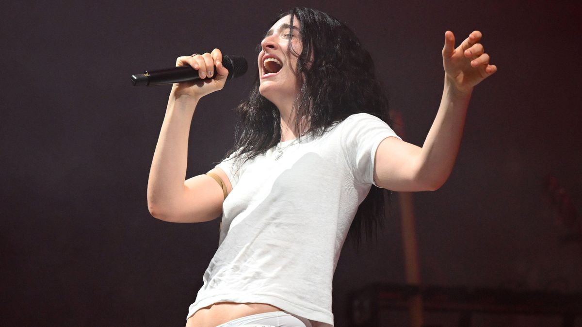 Festival Glastonbury na začátku ovládl tajný koncert Lorde a emotivní návrat Lewise Capaldiho