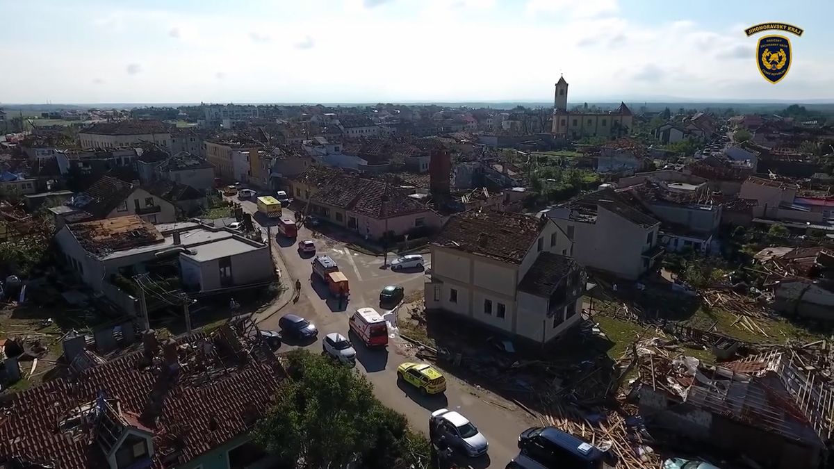 Ze záběrů dodnes mrazí. Před čtyřmi lety zpustošilo jih Moravy ničivé tornádo