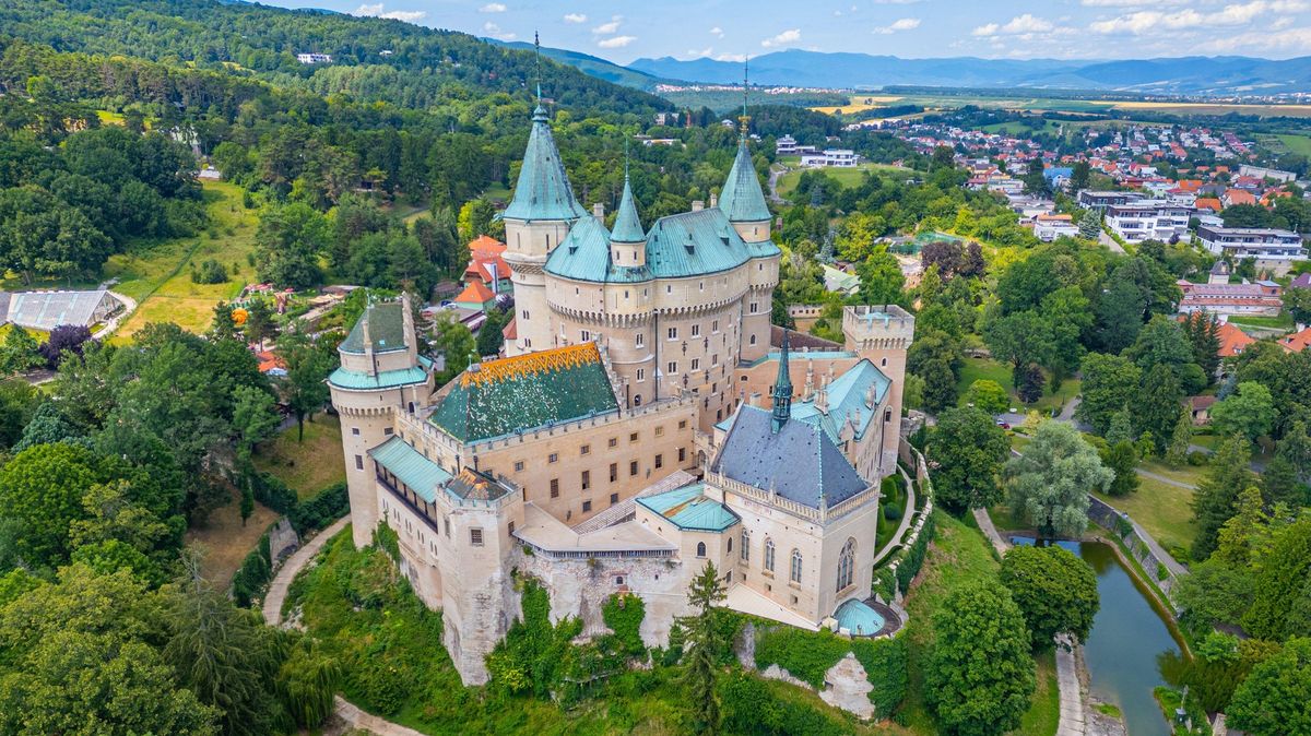 KVÍZ: Poznáte nejkrásnější hrady a zámky našich sousedů? Leží kousek od českých hranic 
