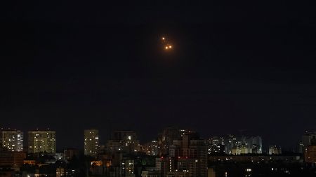 Největší útok na Ukrajinu od začátku invaze. Rusové vyslali 477 dronů, Ukrajinci přišli o F-16
