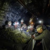 Práce na ražbách je jedna z nejnáročnějších. Horníci u ní často dlouho nevydrží, když zjistí, že jiné profese jsou méně namáhavé. 