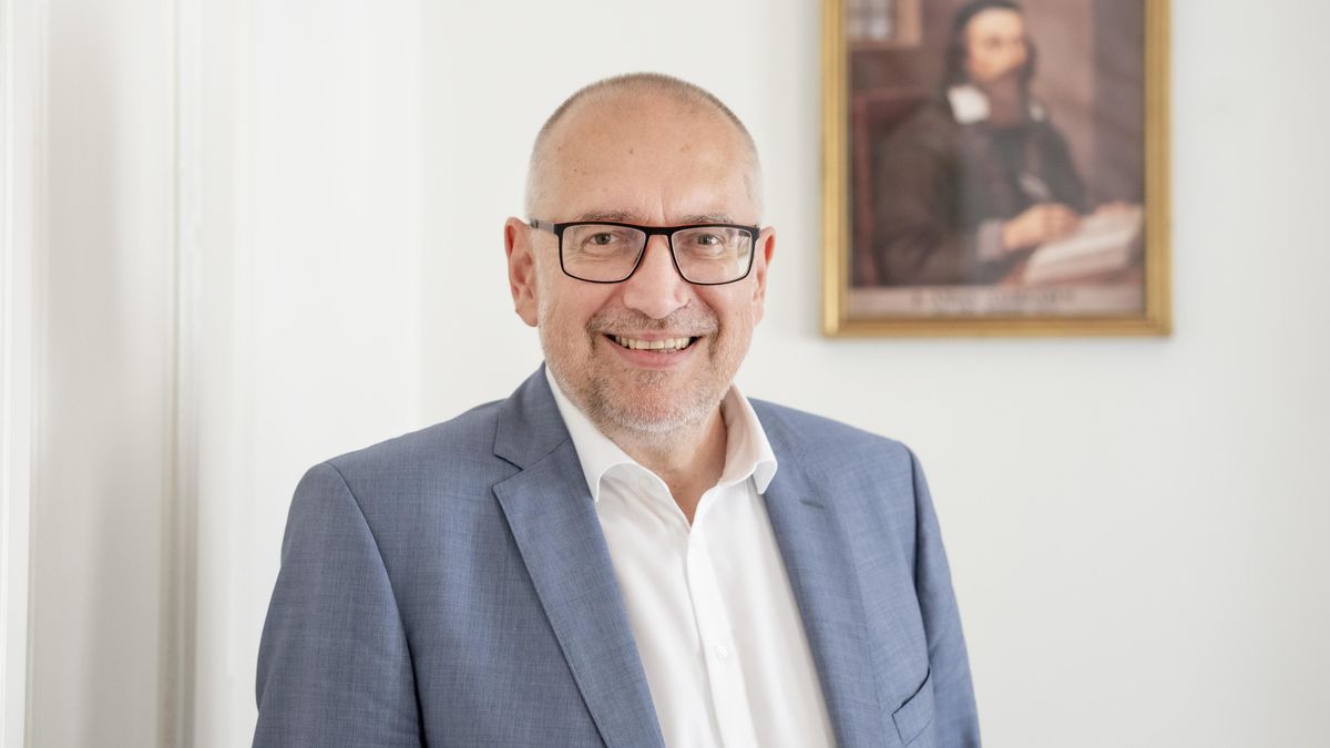 Byl to špatný slib, řekl Bek o platech učitelů