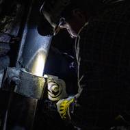 „Hajcmany (ocelové důlní výztuže) jsem stavěl od Dolu Lazy až po důl ČSM a to je pořádná štreka,“ vzpomíná s nostalgií předák jednoho z razičských kolektivů Lukáš Buday. 