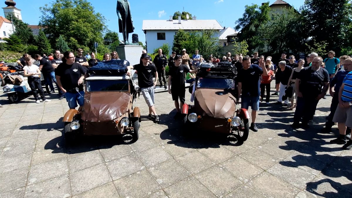 Vzhůru do Japonska, zavelela čtveřice dobrodruhů a vyrazila v hadraplánech na východ