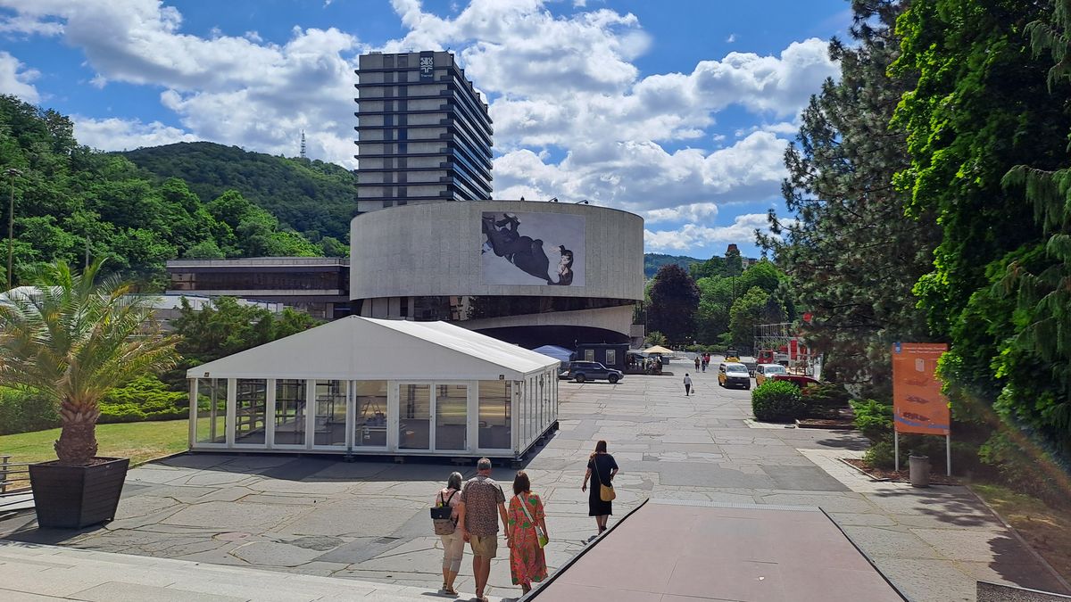 Bartoškovo náměstí vznikne až po rekonstrukci prostoru u Thermalu