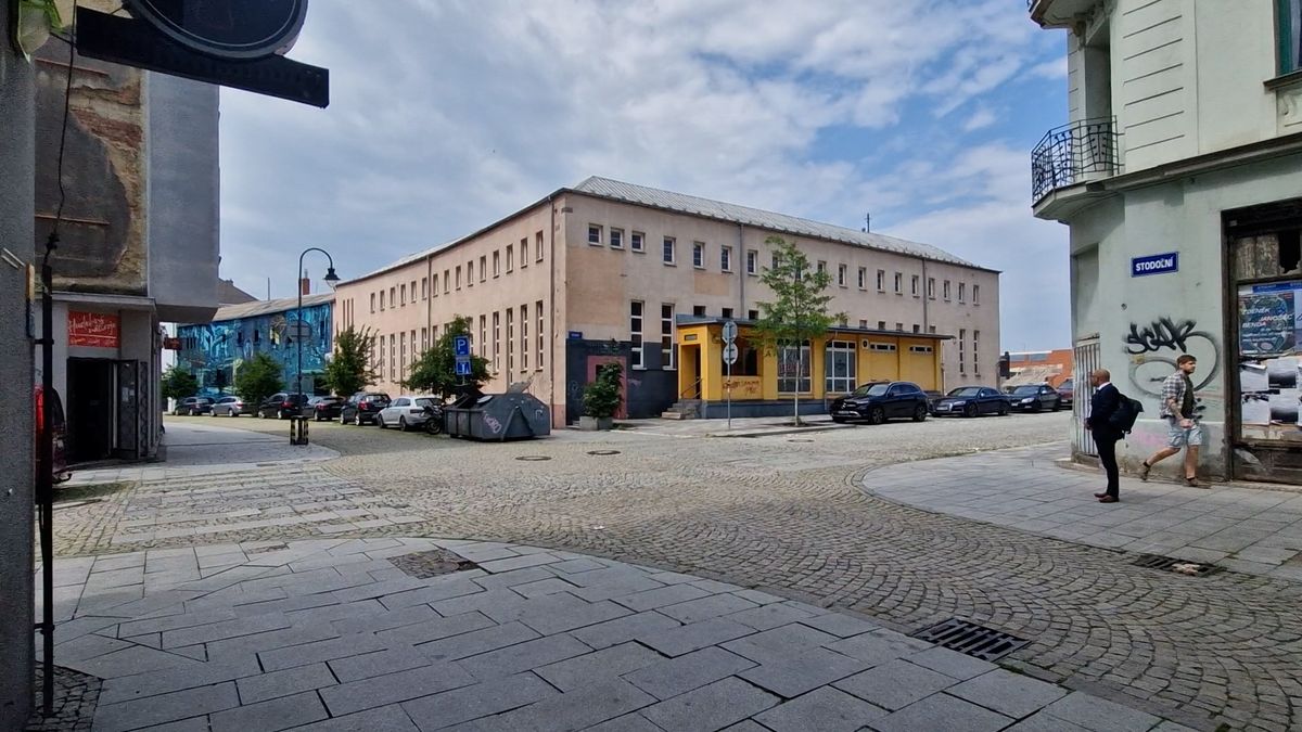 Proslulou ostravskou Stodolní čekají dvě velké demolice. Ulice dostane zcela novou tvář