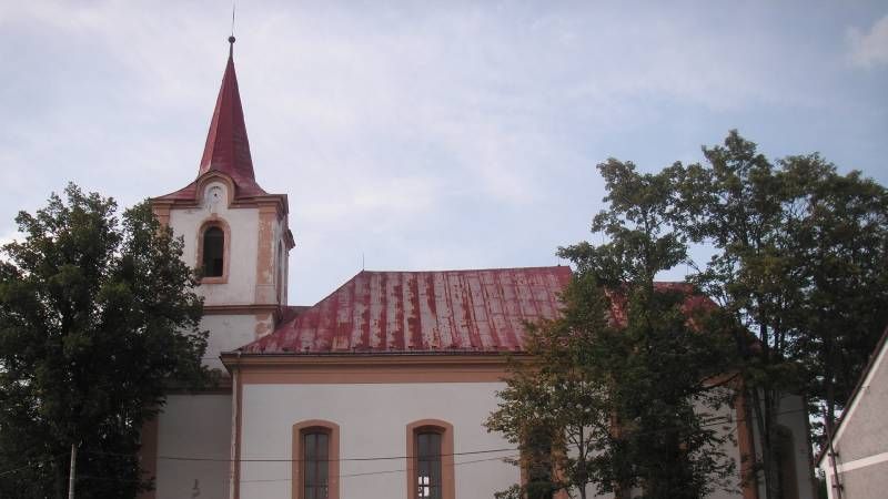 Stát se zuby nehty bránil převzít kostel na Karlovarsku. Nařídil mu to až Nejvyšší soud