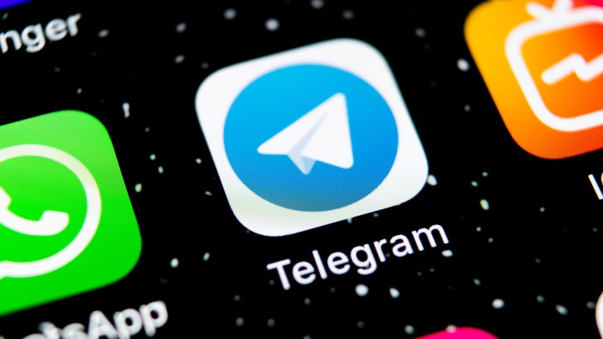 Za nový iPhone. Rusko proměňuje ukrajinské teenagery ve válečné zbraně