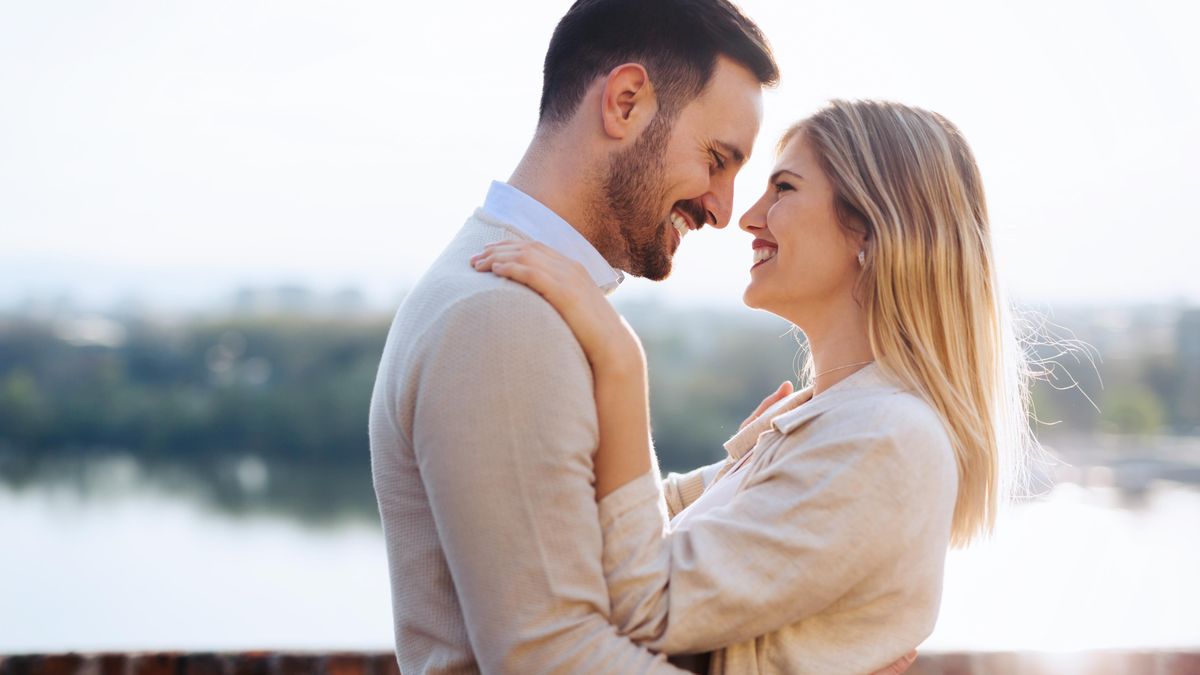 Přejete si lásku a pevný vztah? Nespěchejte s prvním sexem
