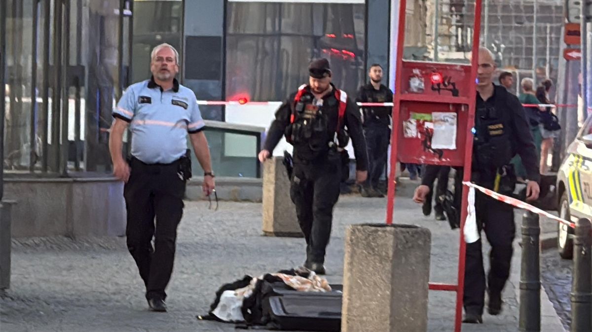 Policie uzavřela pražskou magistrálu kvůli odloženému kufru u hlavního nádraží