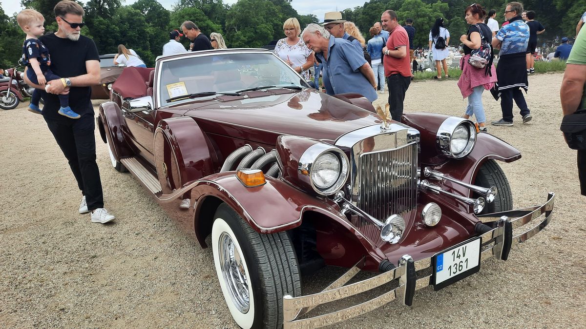 Do Slavkova přijede přes tisíc automobilových veteránů, včetně unikátů