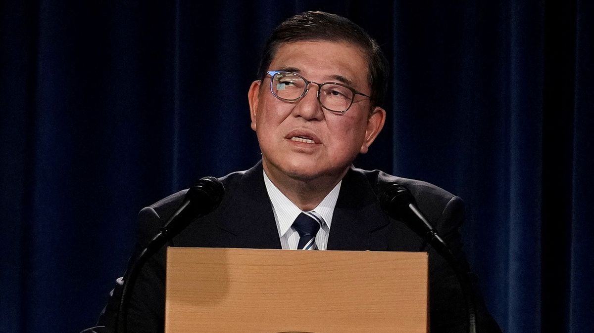 Japonský premiér zrušil cestu na summit NATO