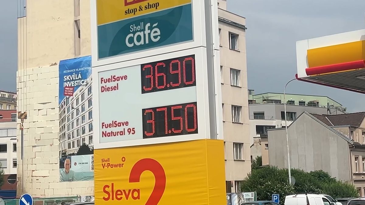 Ceny benzínu se v Praze a okolí liší až o devět korun za litr. Víme, kde se tankuje nejlevněji