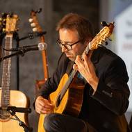 Kytarista Milan Bátor představil písně The Beatles v aranžích pro akustickou kytaru. 