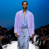 Giorgio Armani prezentoval svou kolekci na týdnu módy v Miláně.