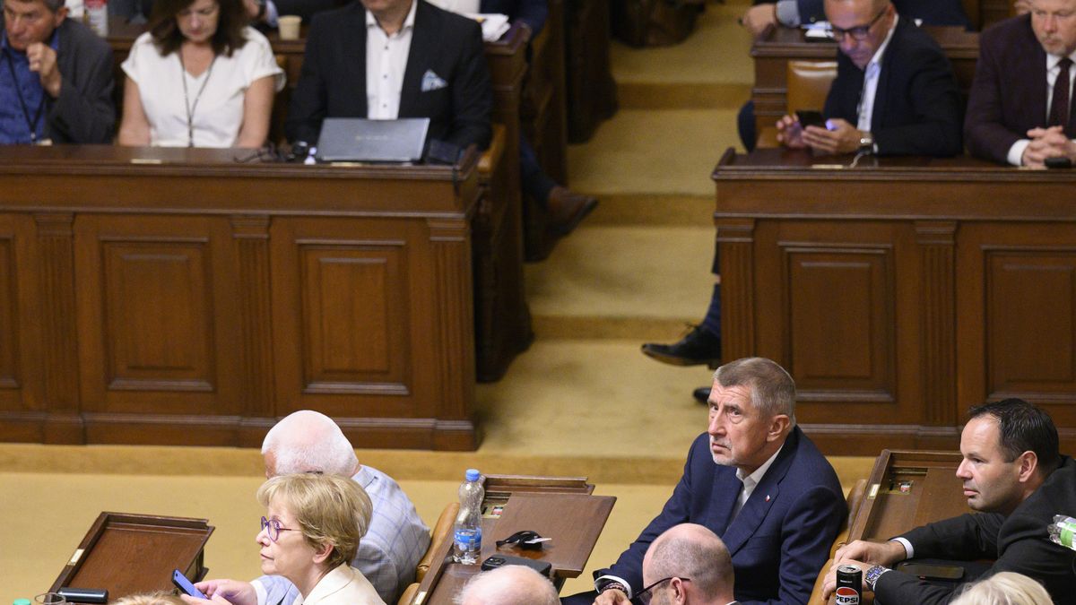 Sněmovna schválila pravidla pro zaměstnanecké akcie, firmy si snáze udrží klíčové lidi
