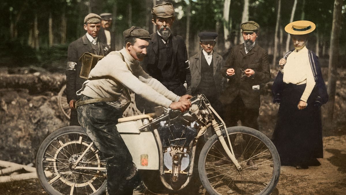 Před 120 lety vyhrál „cestující kovář“ mistrovství světa, šlo o vrchol éry motocyklů z Mladé Boleslavi