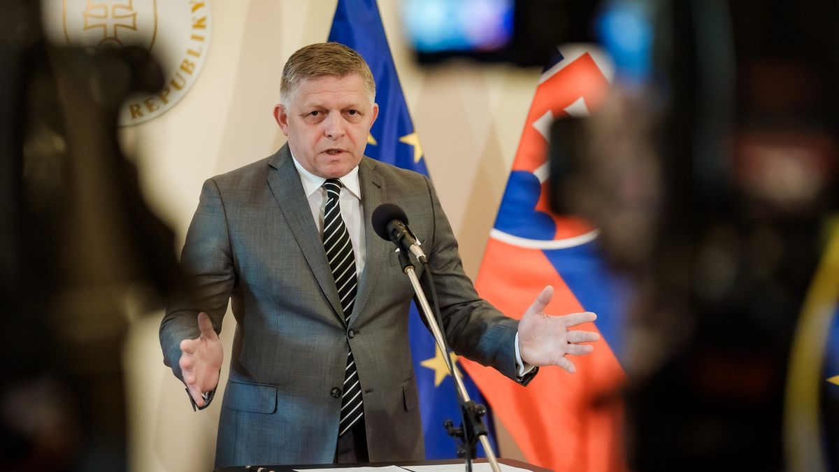 Fico: Slovensko nebude navyšovat výdaje na zbrojení, prioritou je životní úroveň