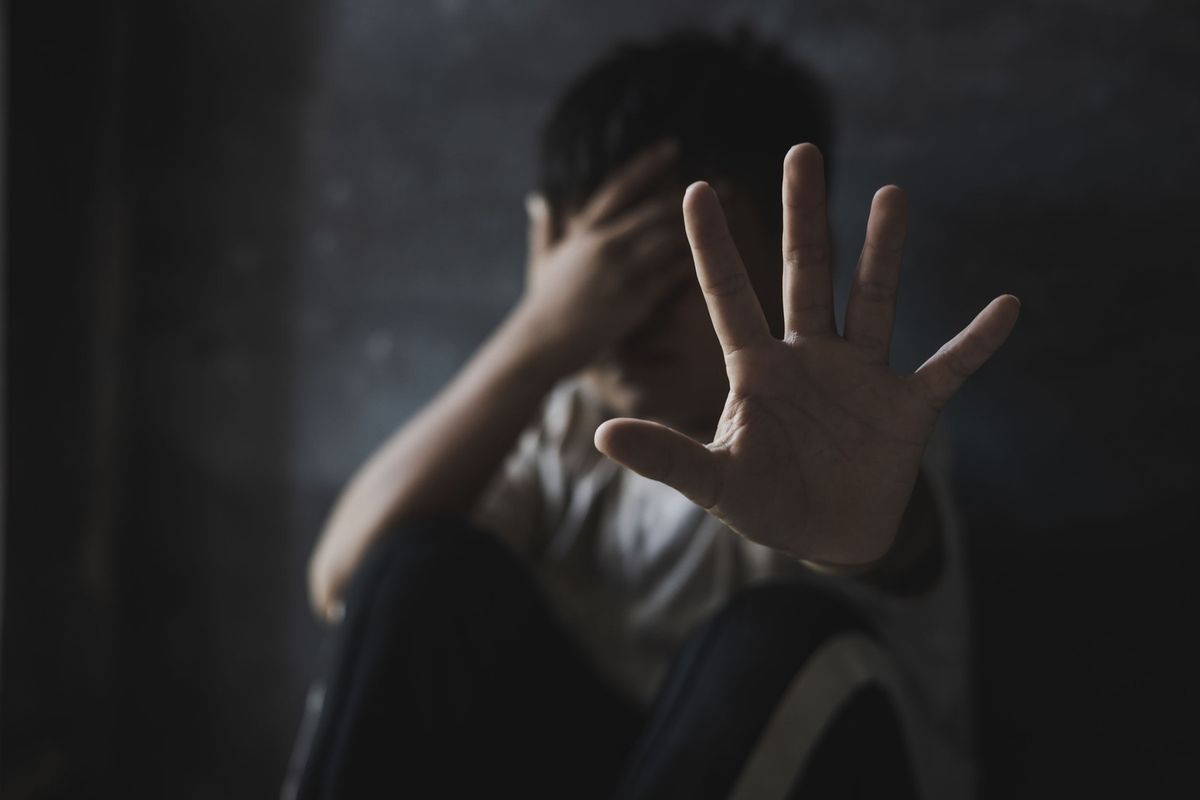 Umělá inteligence ohrožuje skutečné oběti sexuálního zneužívání dětí