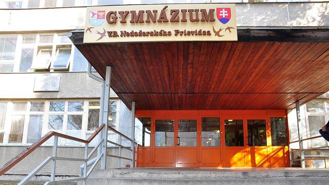 Výbuch v chemické laboratoři gymnázia zranil na Slovensku dva lidi