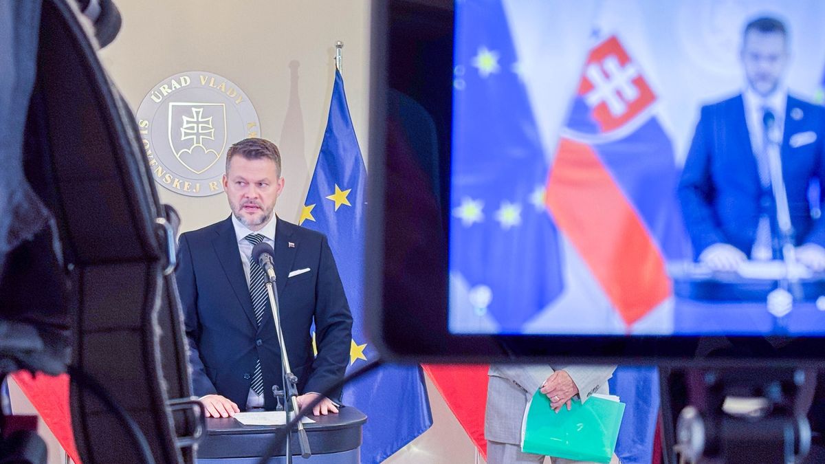 Slovenská vláda zmrazila téměř pět miliard z eurofondů. Samosprávy protestují