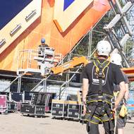 Přípravy areálu jsou v plném proudu.