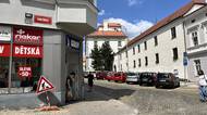 Ve Znojmě kvůli válce romských gangů přituhuje. „Nedá se tady žít, bojíme se chodit městem,“ říkají místní