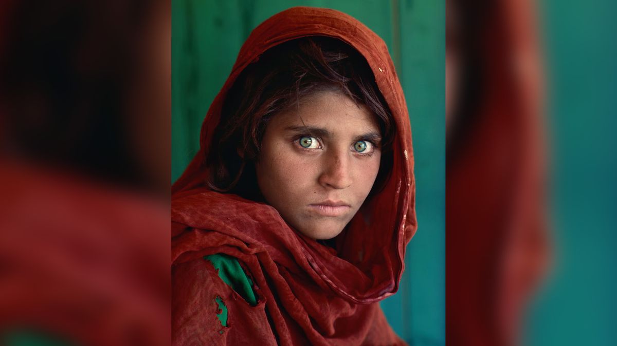 Její oči uhranuly celý svět. Před 40 lety vyšel na obálce magazínu portrét Afghánské dívky