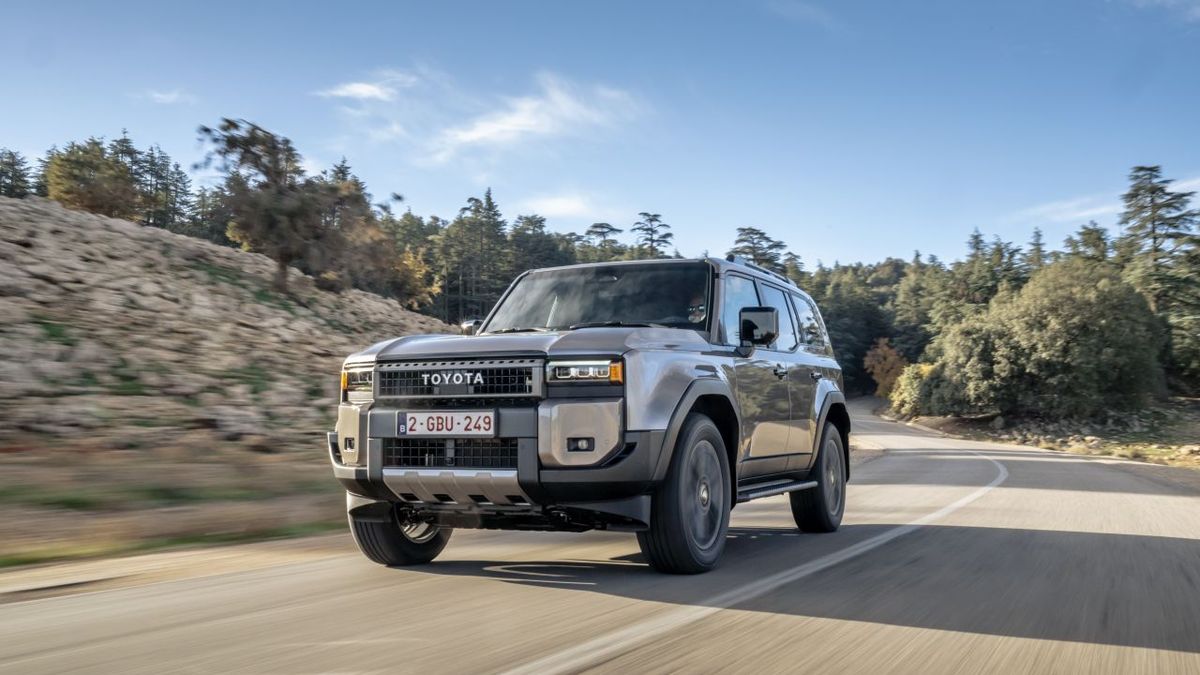 Toyota Land Cruiser přijíždí s hybridním pohonem
