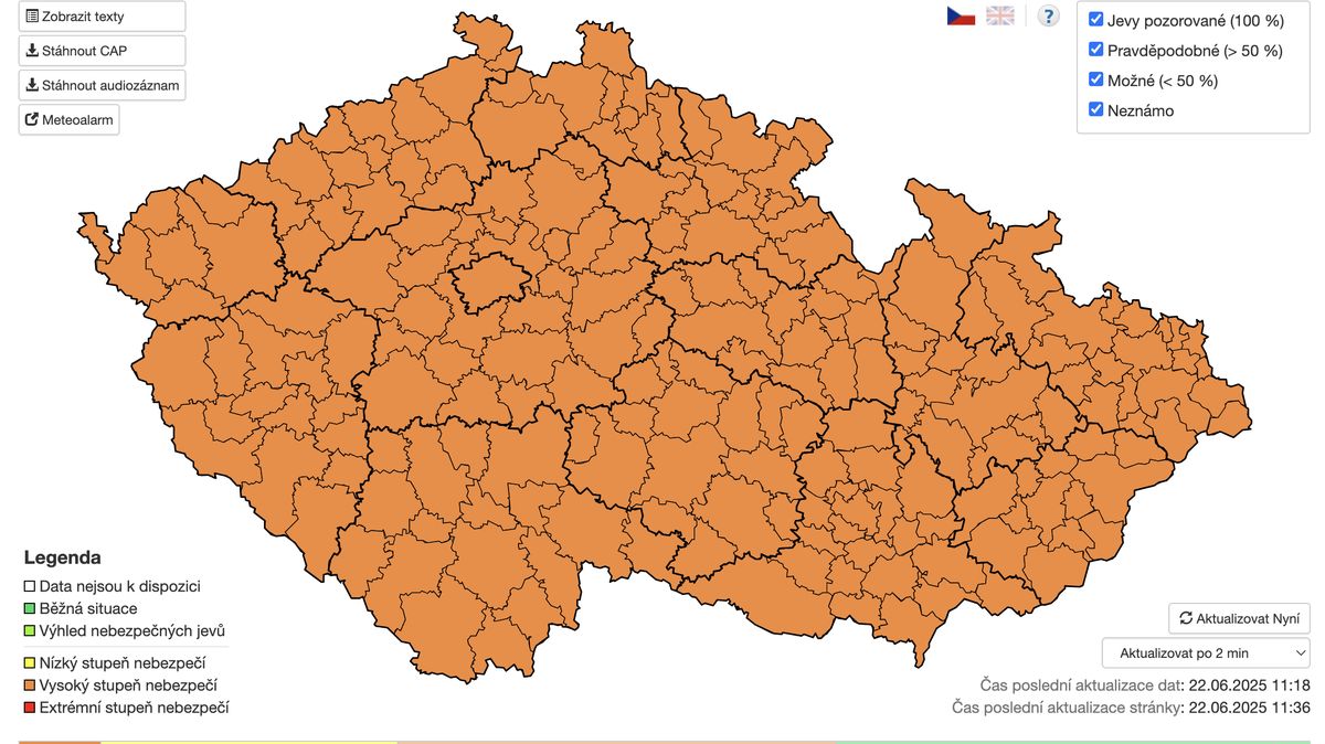 V pondělí hrozí velmi silné bouřky. Platí výstraha, kroupy a vítr mohou způsobit škody
