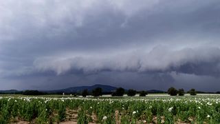 Libereckem se přehnal výrazný shelf cloud 
