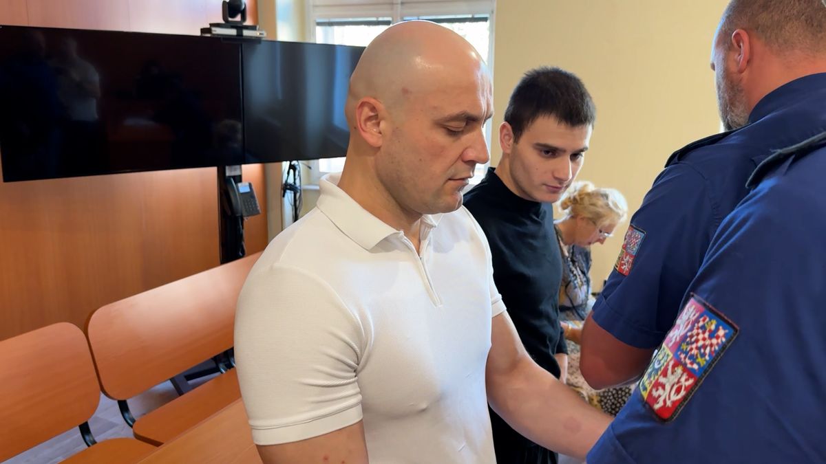 Hladové děti soud neobměkčily. Muži jdou za odpálení bankomatu na Šumavě do vězení