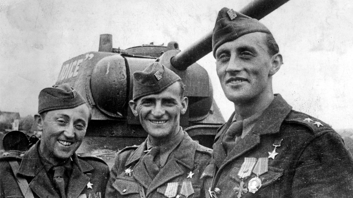 O třech českých hrdinech Sovětského svazu, které generál Svoboda zapřel