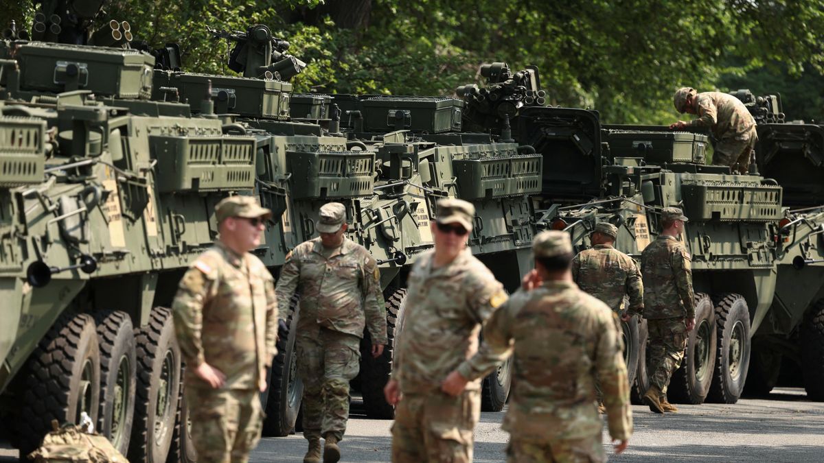 Vojenská přehlídka za státní peníze se podle průzkumu nelíbí dvěma třetinám Američanů