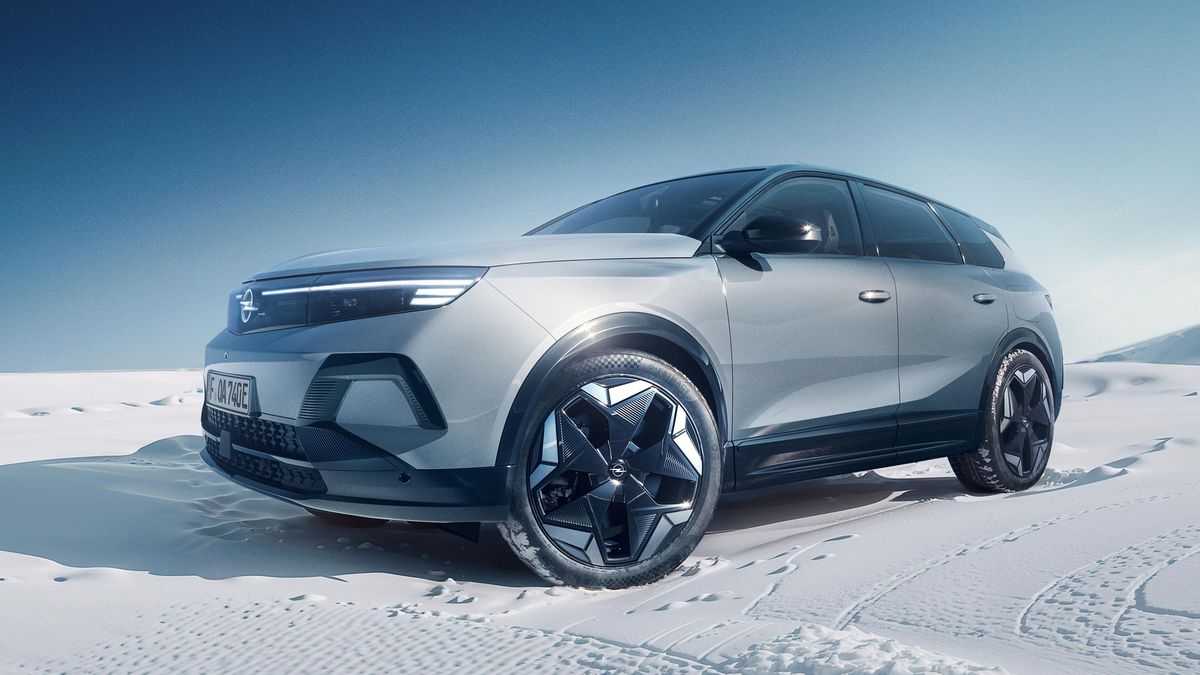 Opel představuje první model s elektrickým pohonem všech kol