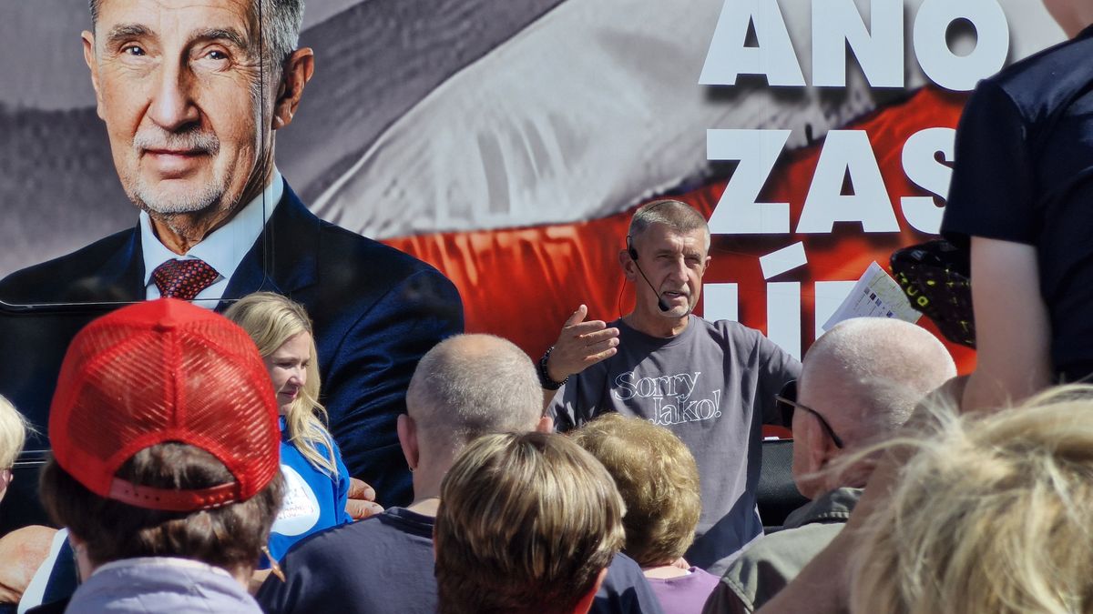 Babiš hájí utajování programu ANO. Bojí se, že mu ho ukradnou
