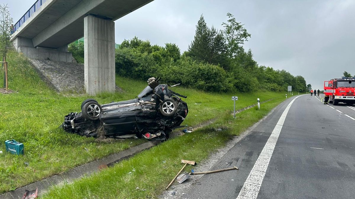Na Jablunkovsku se srazilo šest aut, jedno vezlo munici. Hlavní tah na Slovensko stojí