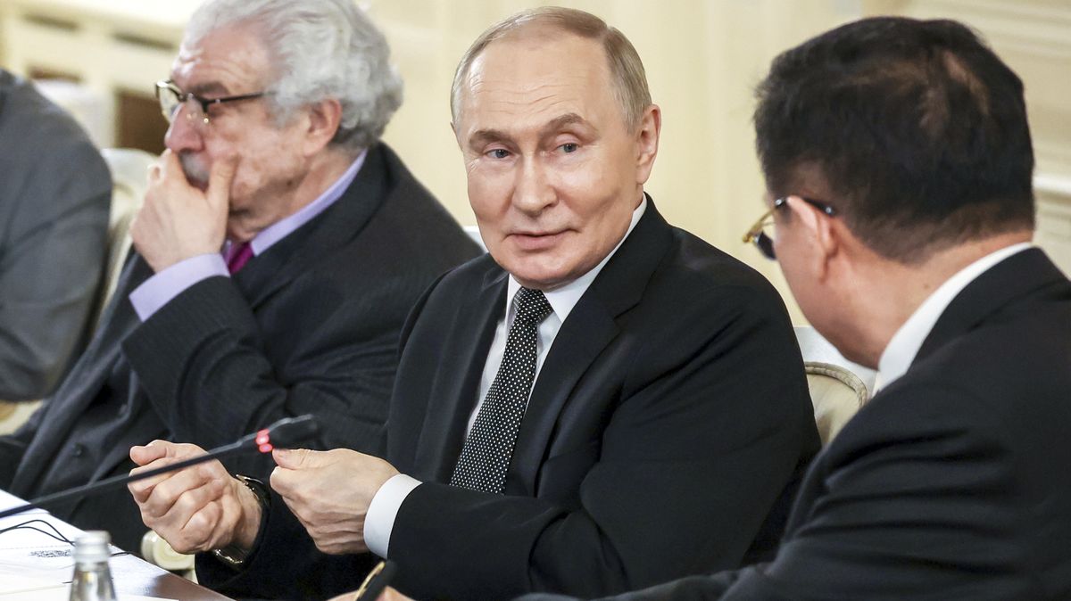 Neusilujeme o kapitulaci Ukrajiny, řekl Putin a vzápětí potvrdil ruské choutky