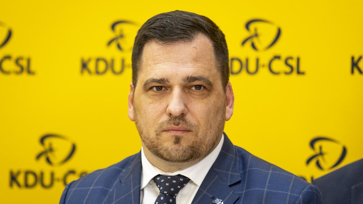 Zdechovský předal EU více než 300 podnětů kvůli dotacím na Slovensku