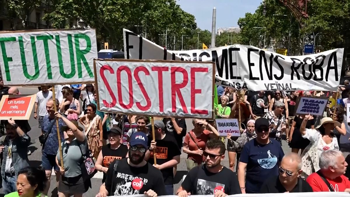 Vaše dovolená, naše utrpení. Ve Španělsku, Itálii a Portugalsku protestovali proti turistům