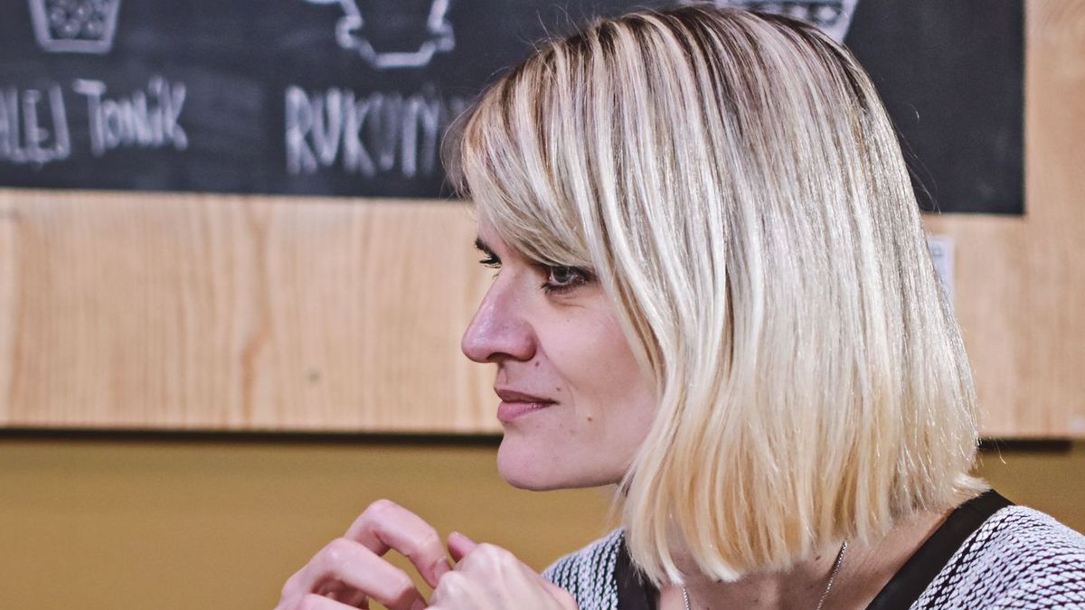 Ve stresu dřív sáhla po flašce, teď moderátorka abstinuje. Do léčebny už doprovodila několik lidí